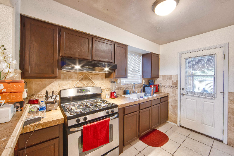 131 Gray St - Photo 2 of 11