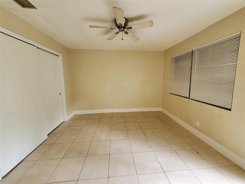 3120 Sw 15th Ave - Photo 3 of 3