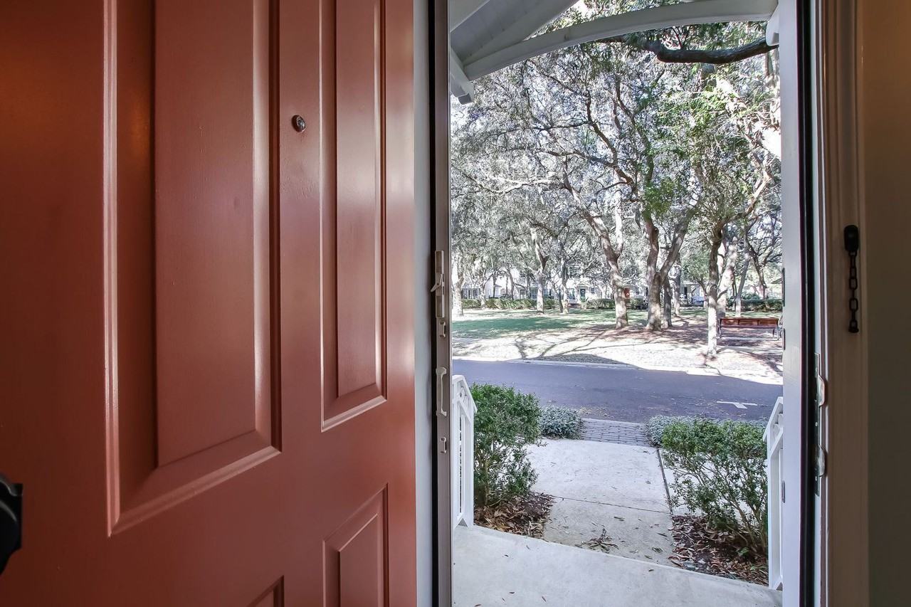 1584 Park Ln - Photo 2 of 50