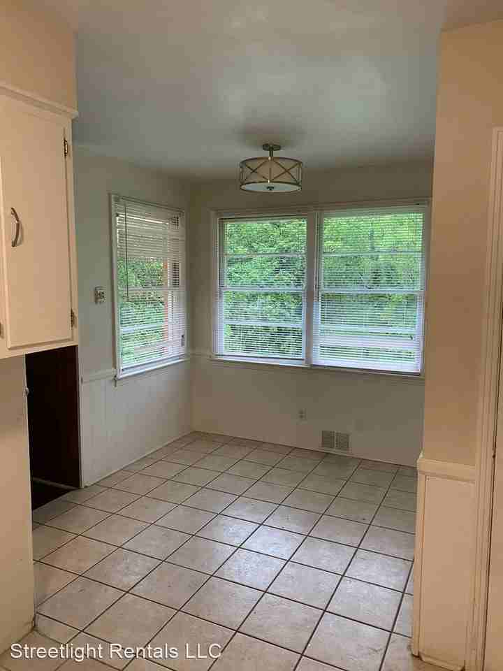 723 Ridgedale Dr - Photo 3 of 17