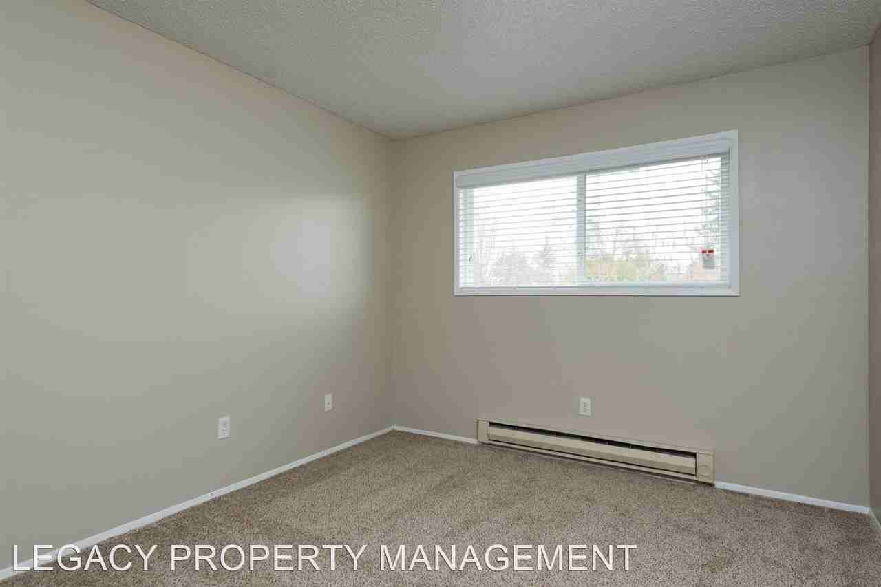 11177 NE Weidler St - Photo 2 of 13