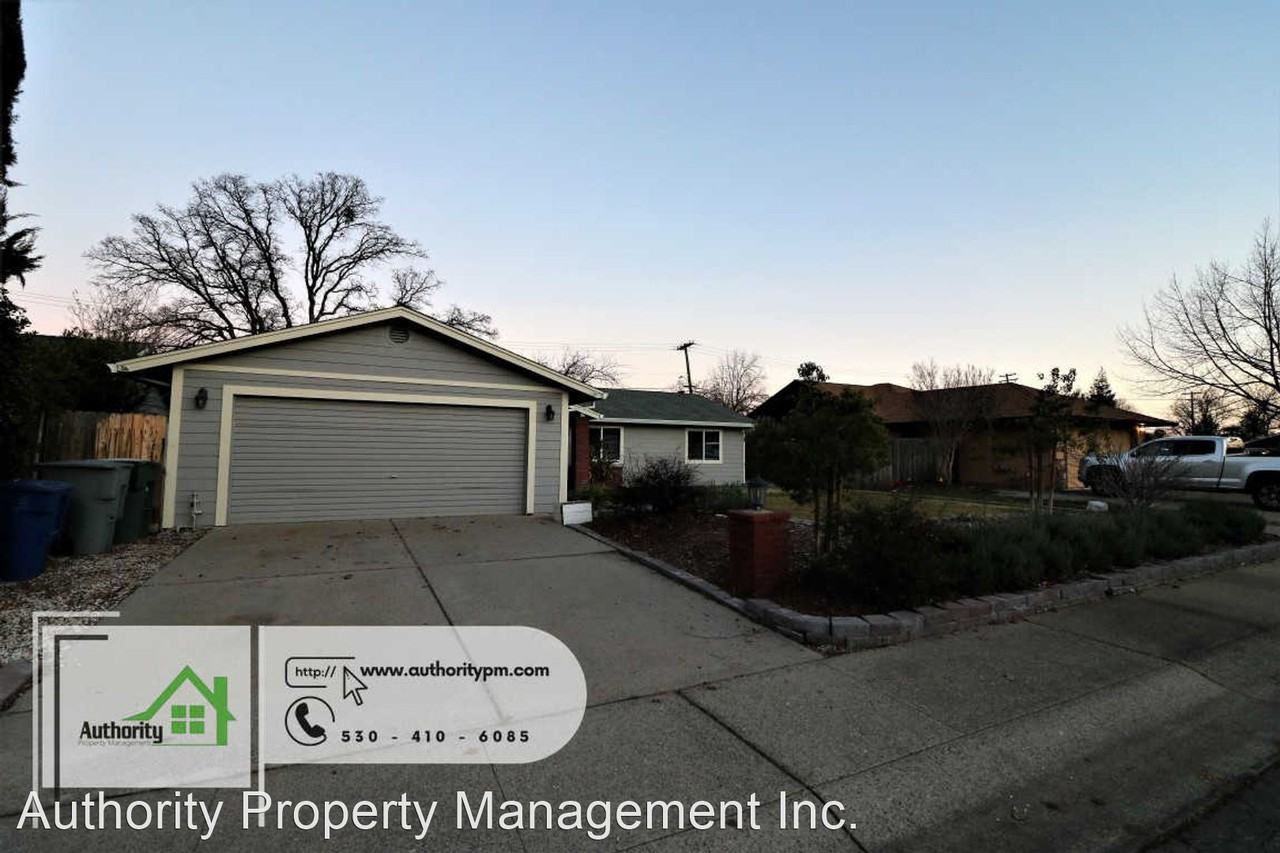 1947 Mary Lake Dr - Photo 2 of 23