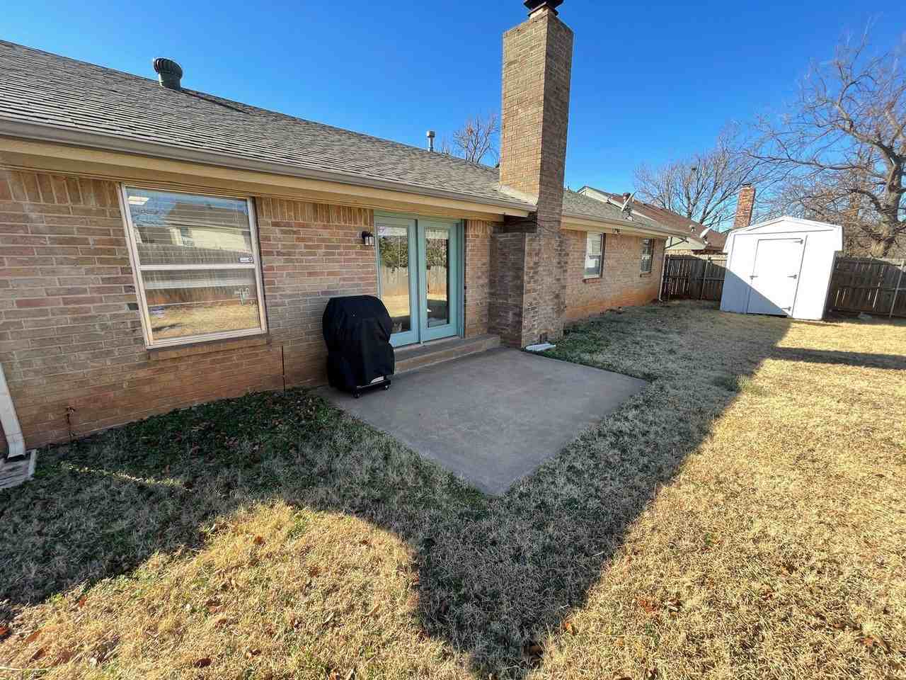 6705 Greenway Dr - Photo 2 of 33