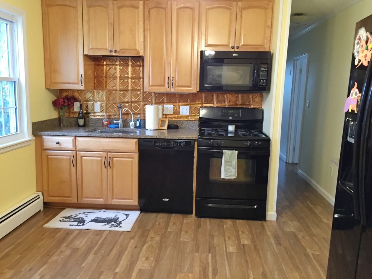 592 Saw Mill Brook Pkwy - Photo 2 of 10