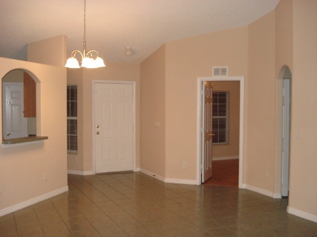 6 Seckel Ct - Photo 3 of 10