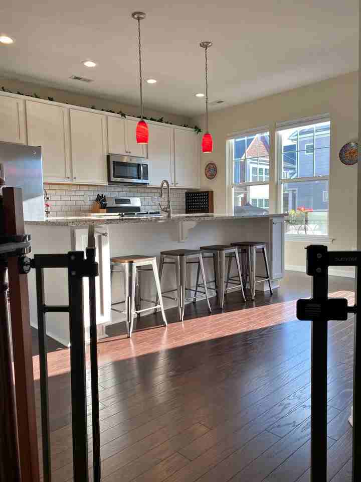 519 Violet Ct - Photo 3 of 5