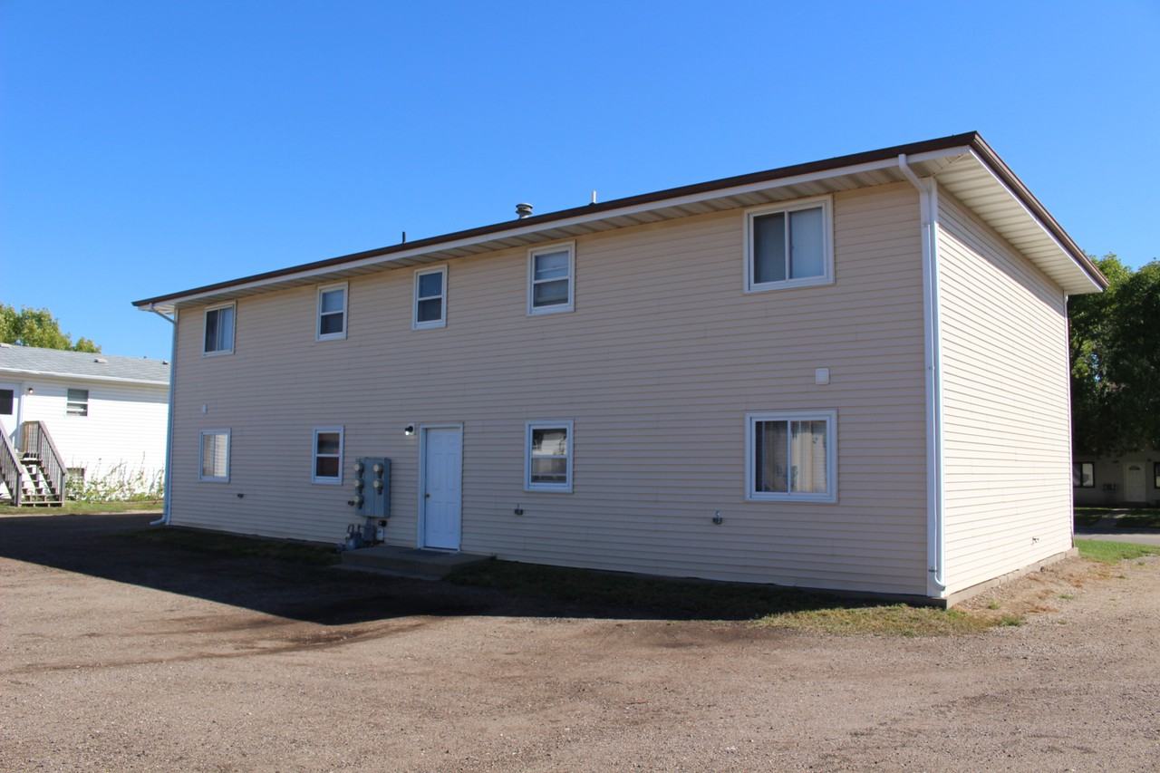 1806 6th St SE - Photo 2 of 5