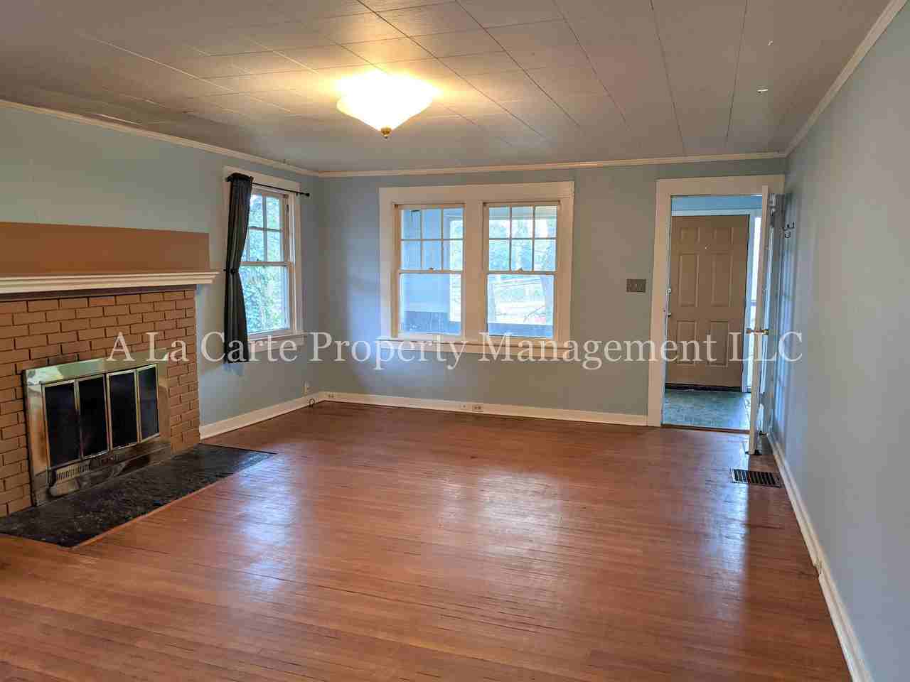 1513 Southwest Evans Street - Photo 2 of 21