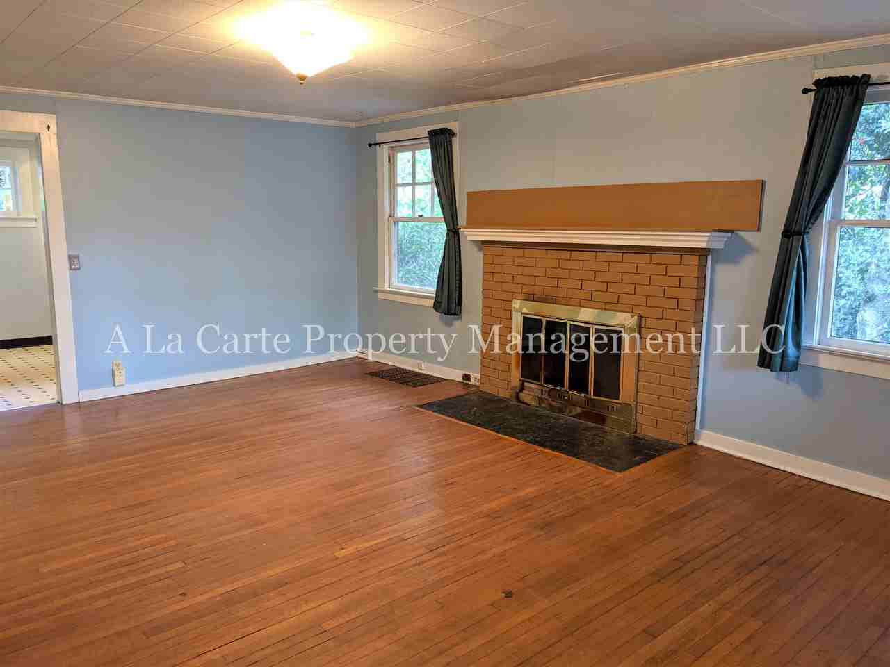 1513 Southwest Evans Street - Photo 3 of 21