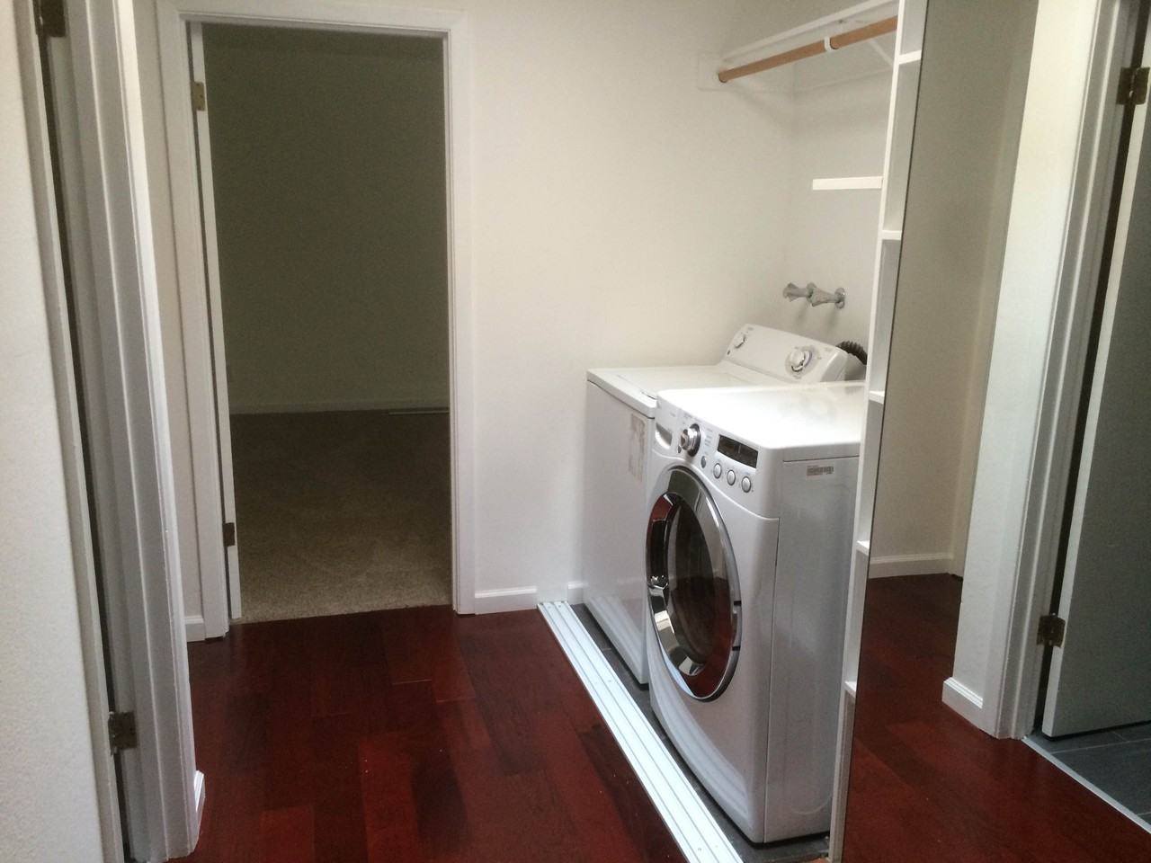 3893 Middlefield Rd - Photo 3 of 8