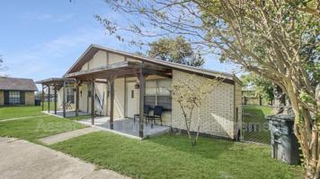 featured image of 207 Bucknell Ct