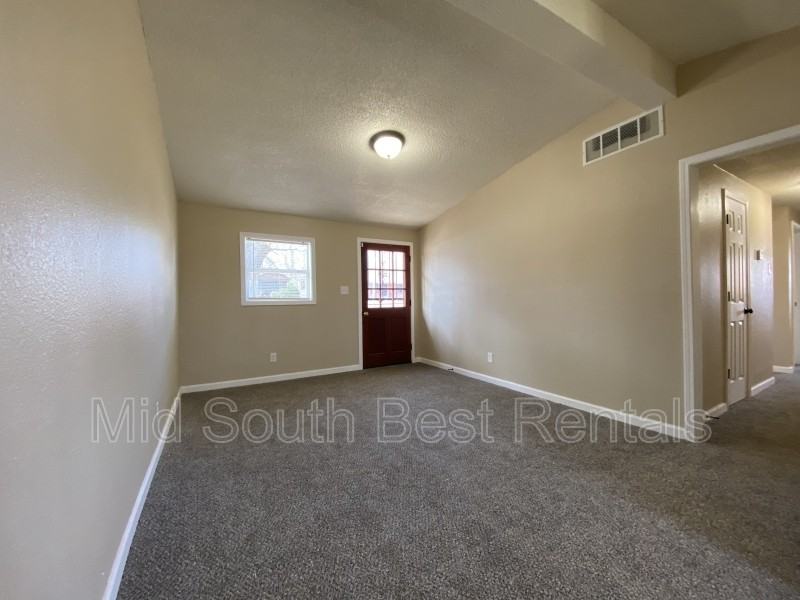 3352 Charlotte Rd - Photo 2 of 8