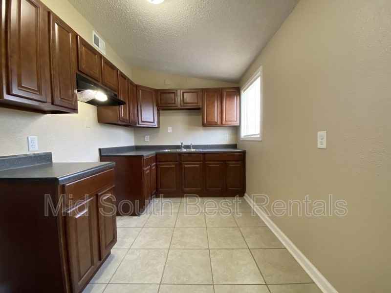 3352 Charlotte Rd - Photo 3 of 8