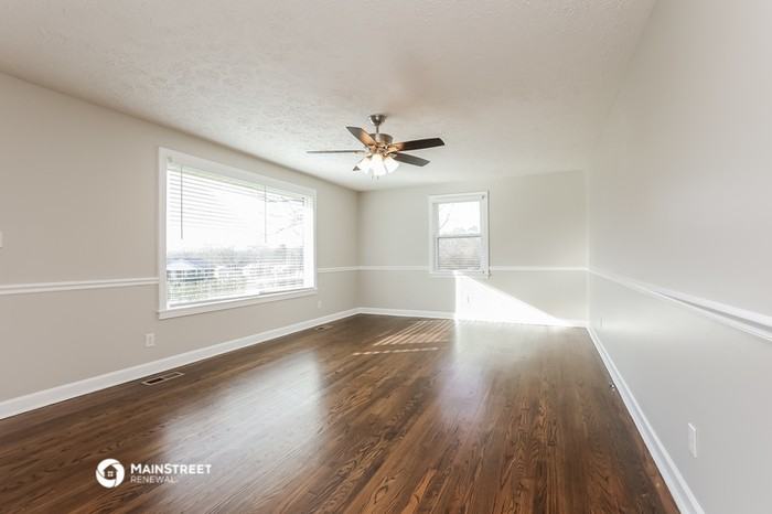 7403 Old Nashville Rd - Photo 3 of 16
