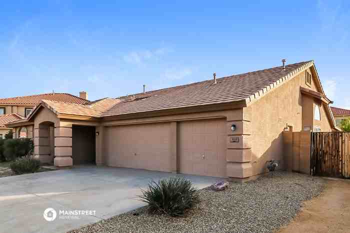 9015 S 50th Ln - Photo 3 of 16