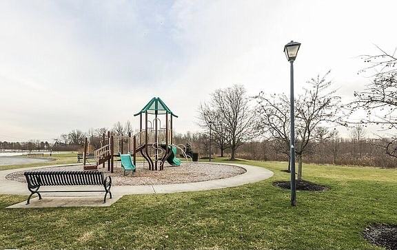 2557 Bristlecone Ln - Photo 2 of 20