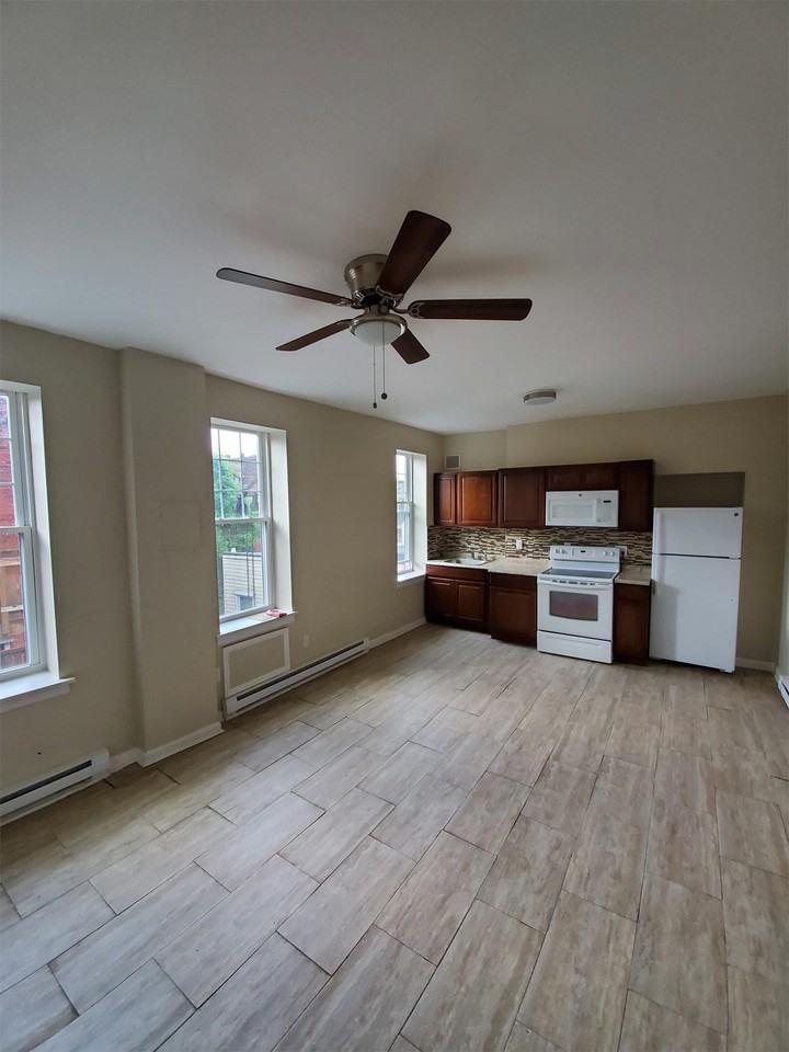 714 Cedar Ave #6 - Photo 3 of 11