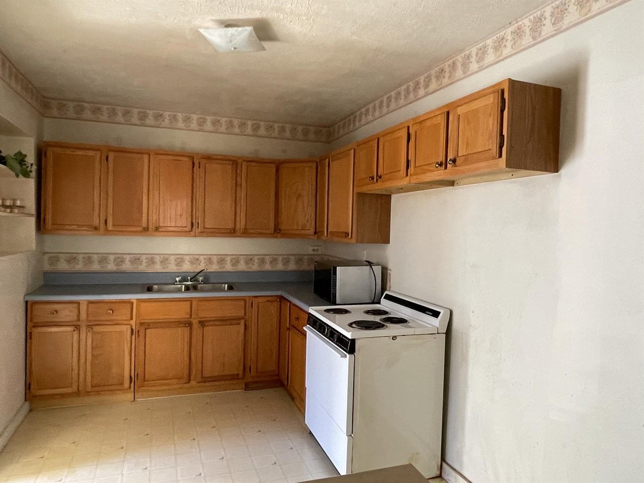 2510B Connie Dr #1 - Photo 2 of 12