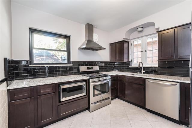 5511 Neosho St - Photo 2 of 21