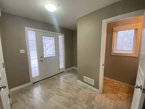 84 Hardcastle Drive - Photo 2 of 26