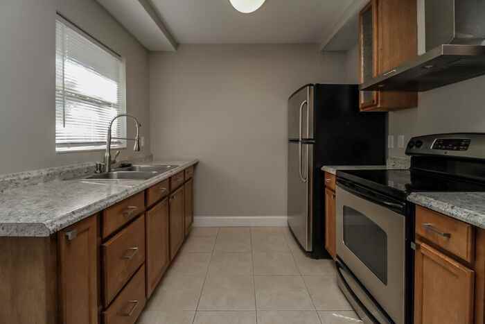 1423 N Tremain St - Photo 3 of 19
