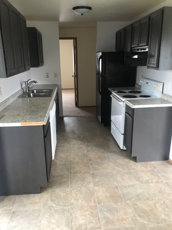 506 4th Ave Se #C - Photo 2 of 9