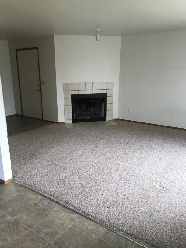 506 4th Ave Se #C - Photo 3 of 9