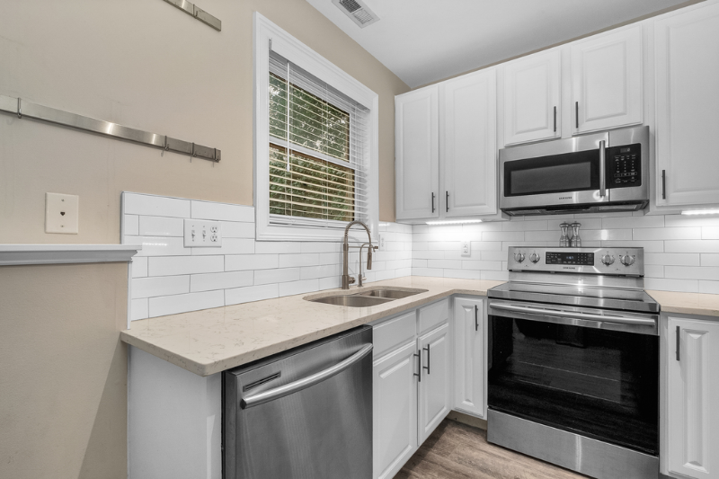 723 S Boylan Ave #101 - Photo 3 of 12