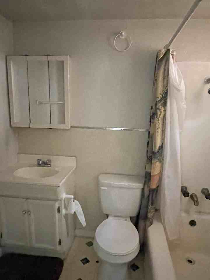 2510B Connie Dr #1 - Photo 3 of 12