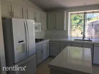 86 Beekman Pl - Photo 2 of 10