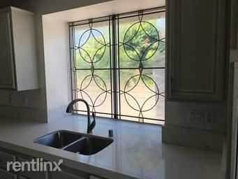 86 Beekman Pl - Photo 3 of 10