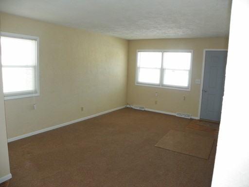 637 W 63rd St #637 - Photo 3 of 5