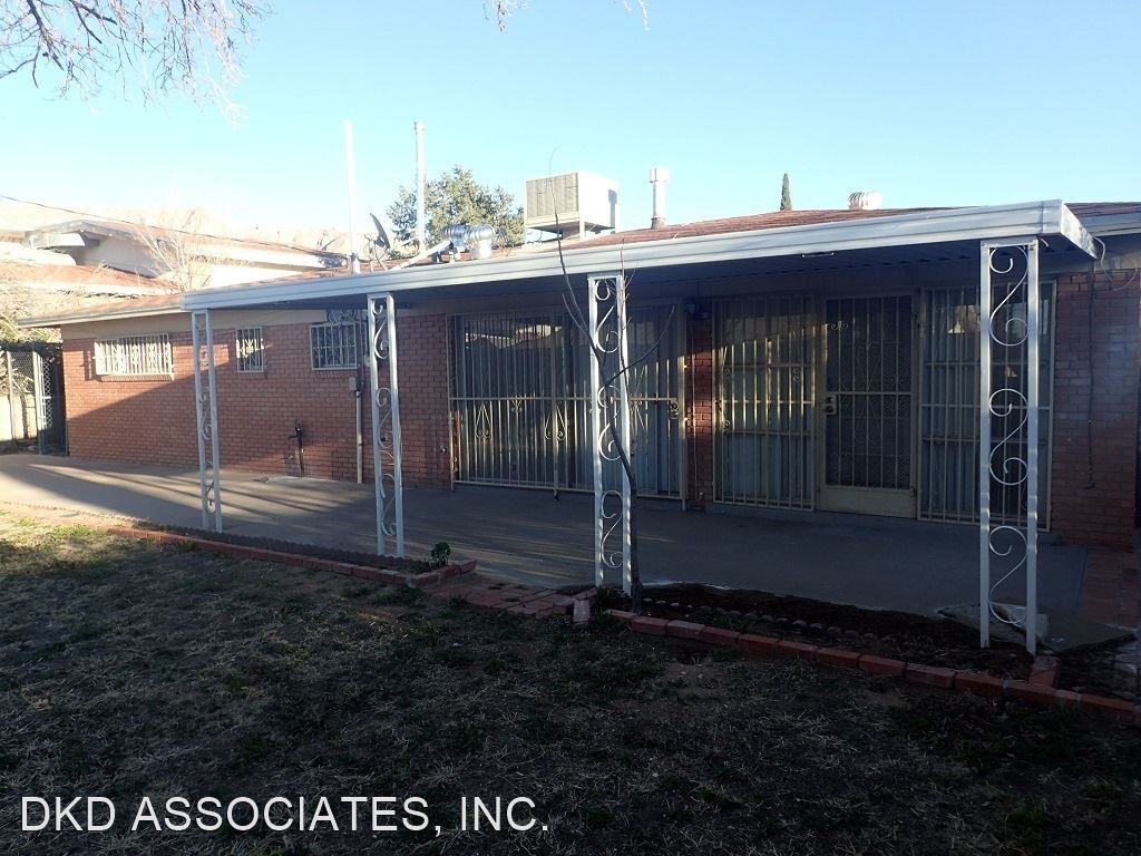 325 Chermont Dr - Photo 2 of 22