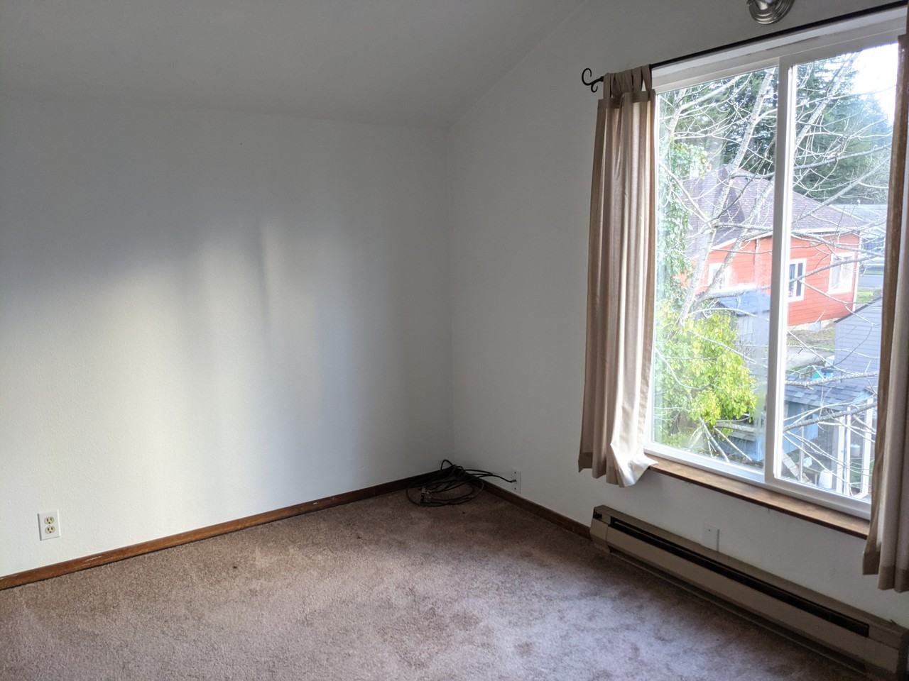 356 Se Alder St - Photo 3 of 17