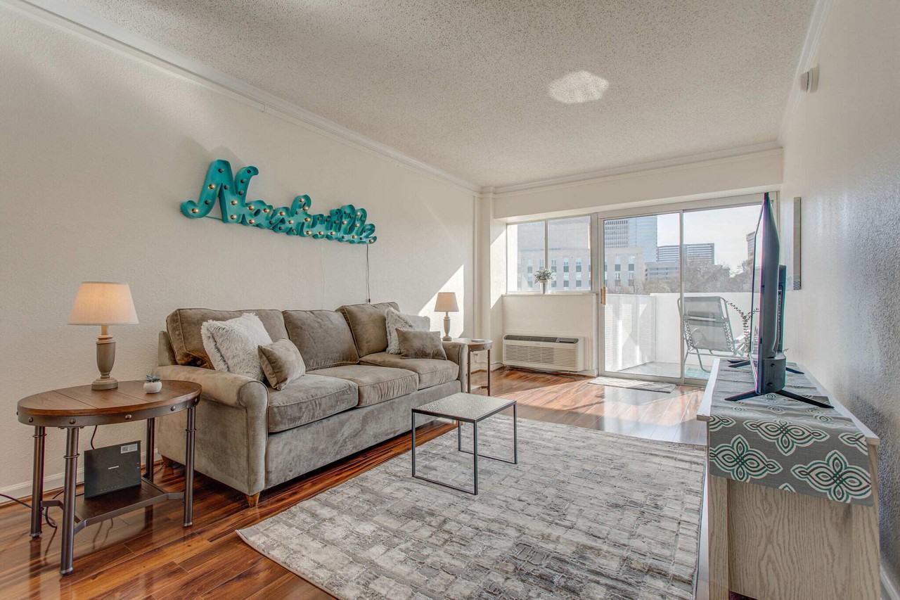 510 Gay St - Photo 3 of 15