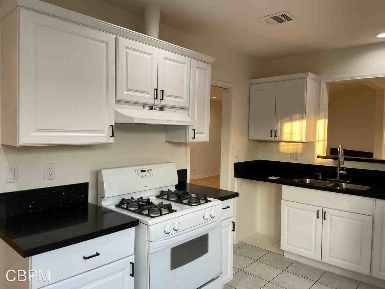 18656 Runnymede St - Photo 2 of 17