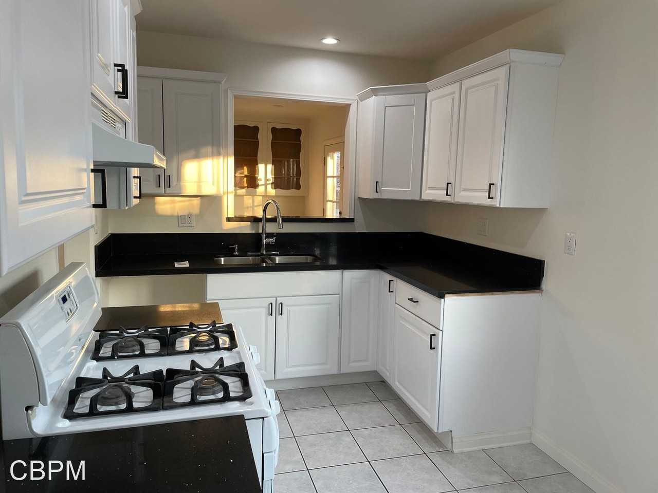 18656 Runnymede St - Photo 3 of 17