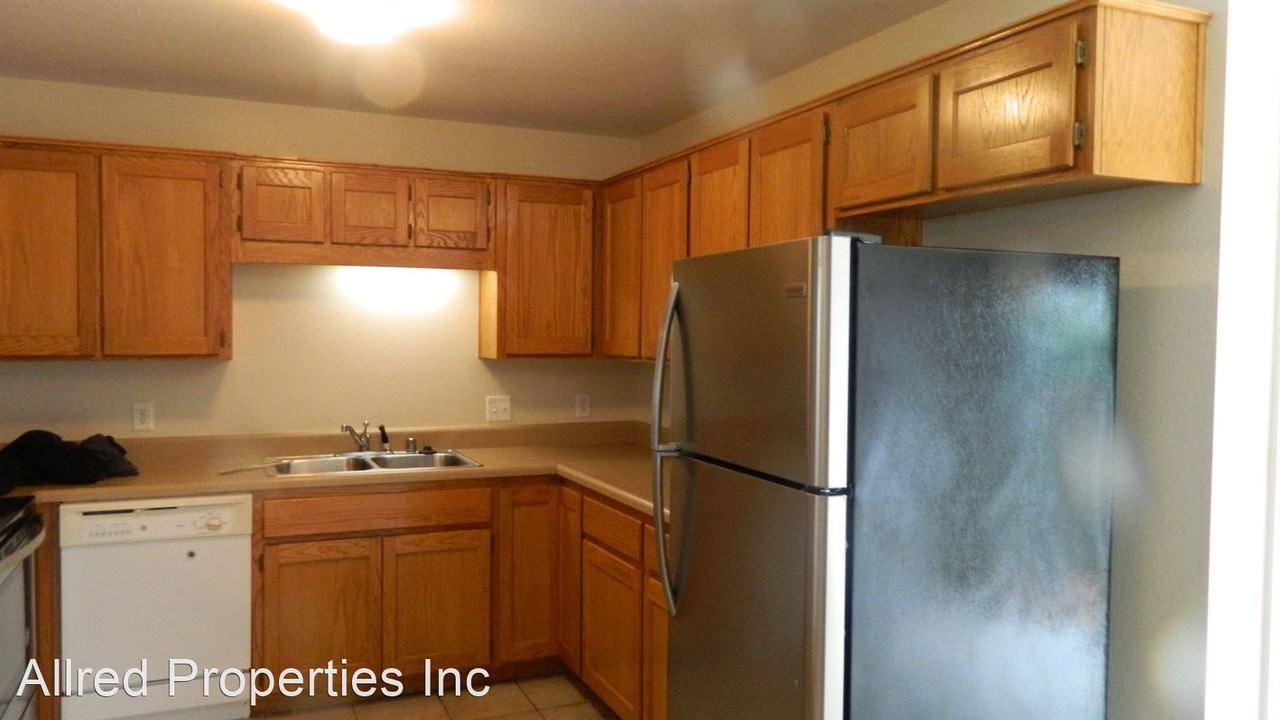 2459 N Brophy Cir - Photo 3 of 11