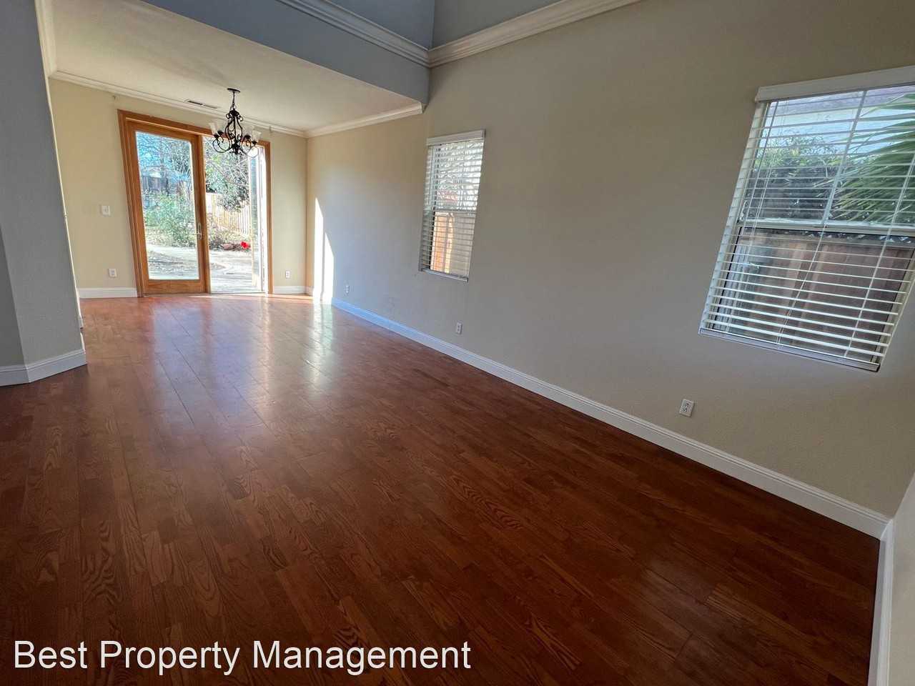 1218 Ironwood Dr - Photo 3 of 26