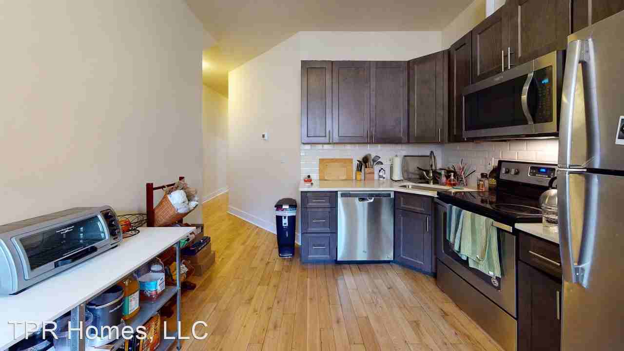 2031 N Carlisle St - Photo 3 of 19