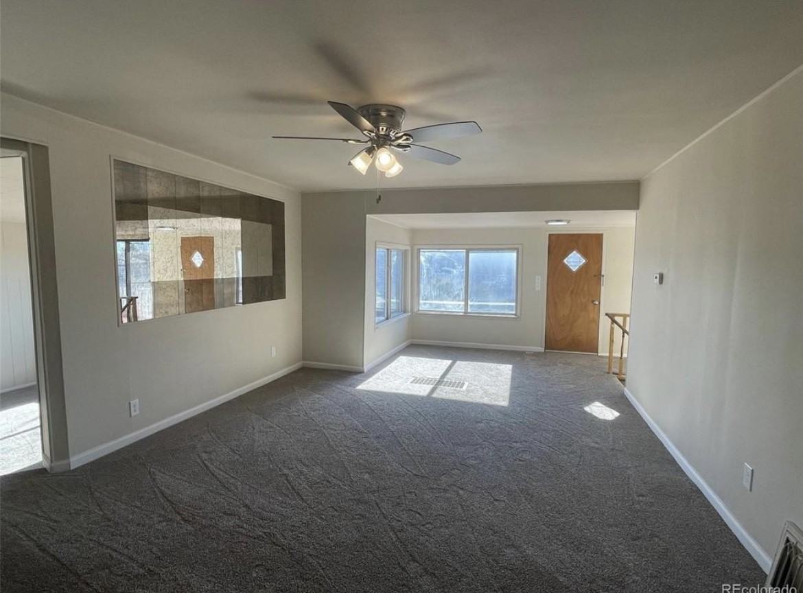 215 7th St - Photo 3 of 36