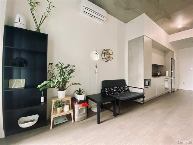 1550 Rue Des Bassins #105