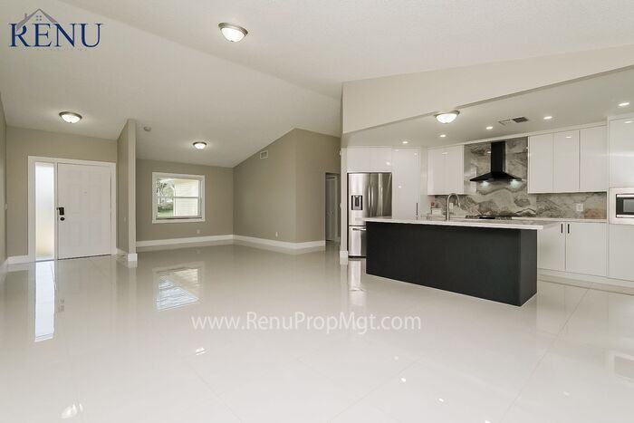 4342 Grandwood Ln - Photo 2 of 15