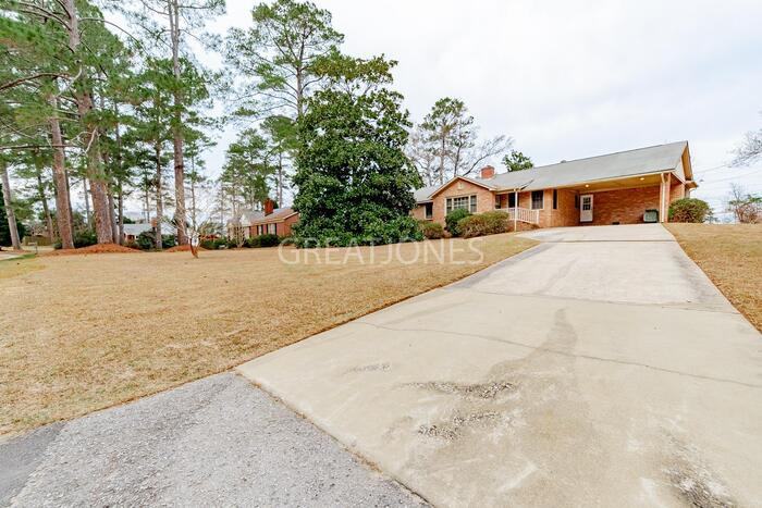 119 Normandy Rd - Photo 3 of 33