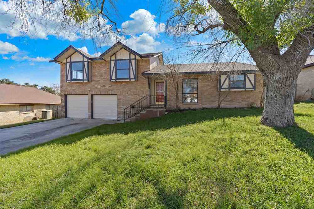 7806 Hill Ridge St - Photo 2 of 32