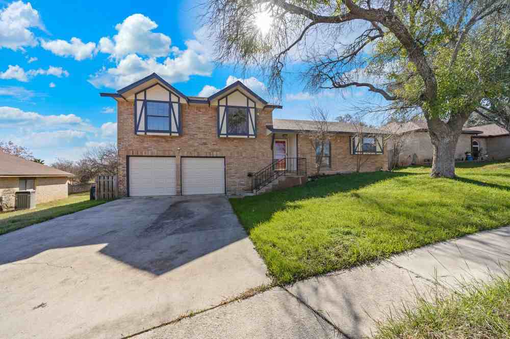 7806 Hill Ridge St - Photo 3 of 32