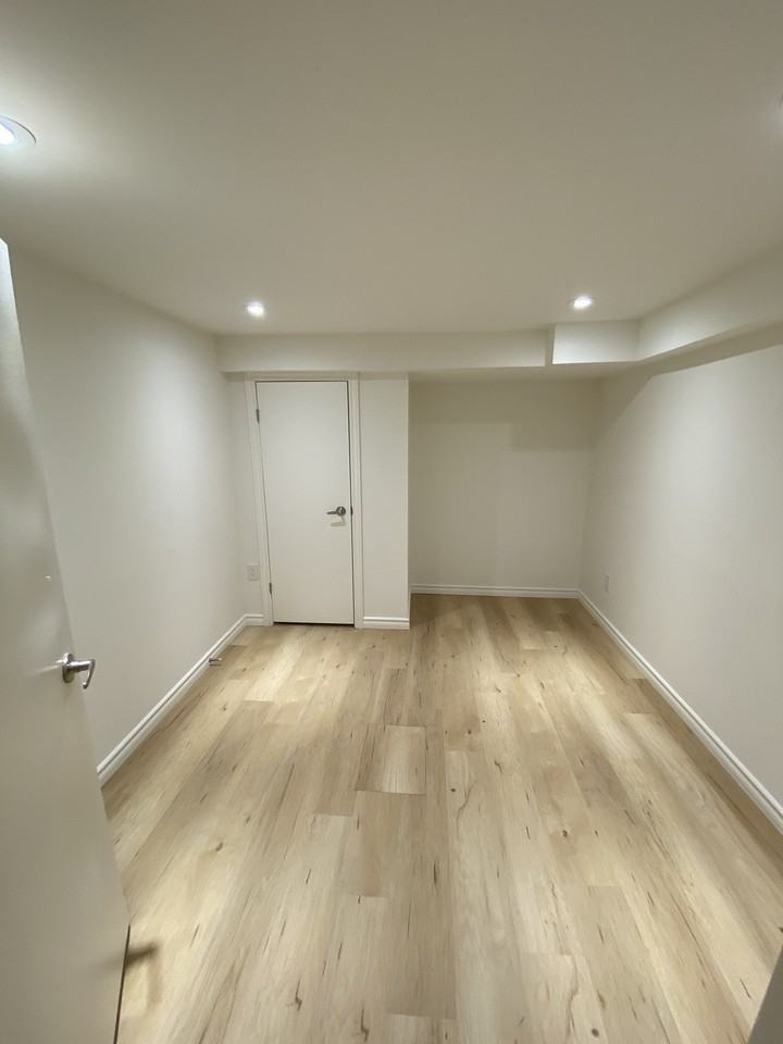 47 Stayner Avenue #Bsmt - Photo 6 of 11