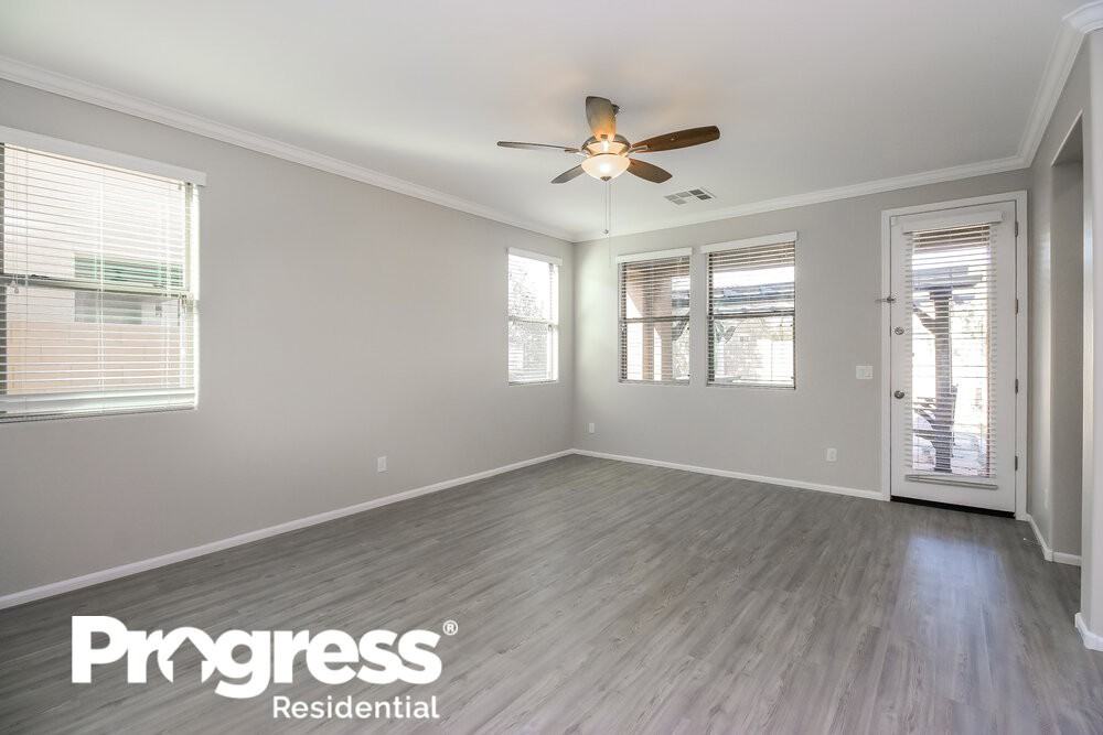 906 E Doral Ct - Photo 3 of 16