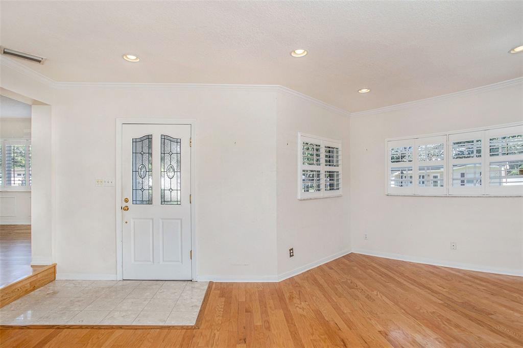 2308 West Mary Glenn Drive - Photo 2 of 11