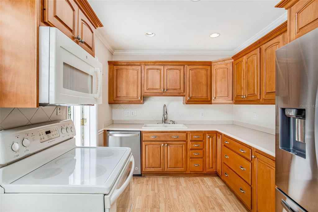 2308 West Mary Glenn Drive - Photo 3 of 11